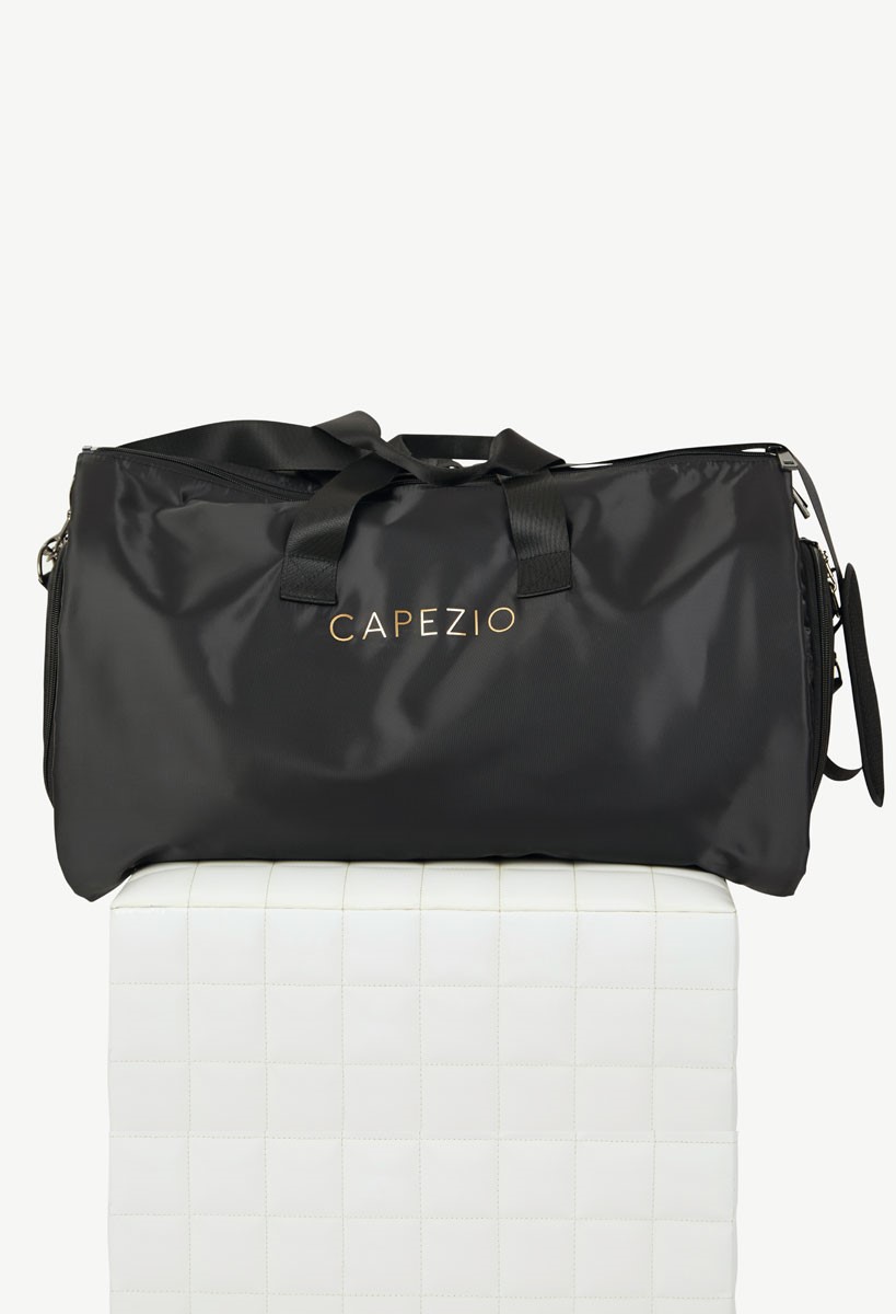 garment bag folds into duffle